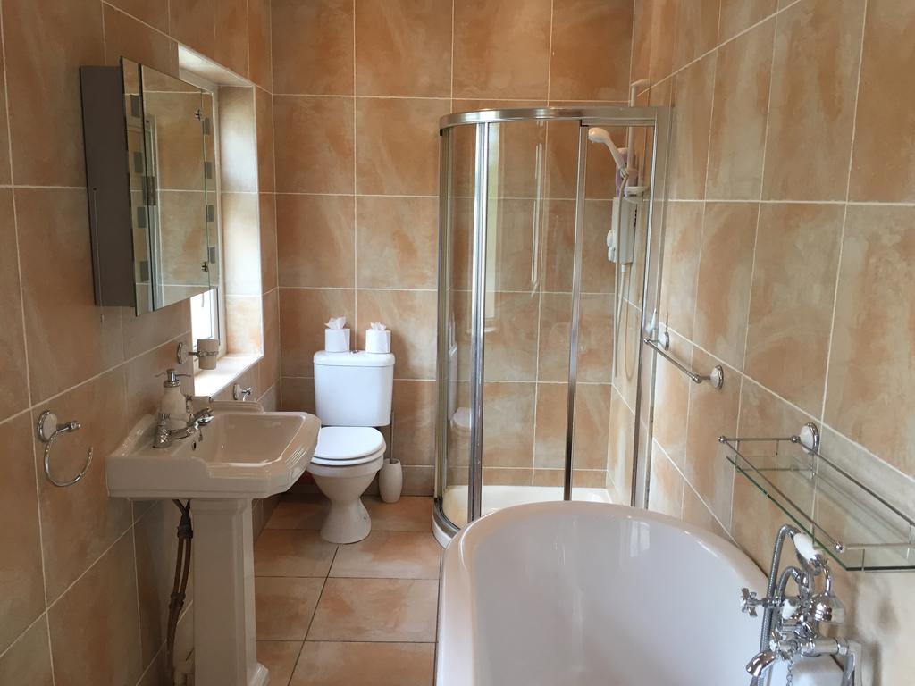 Viewmount Bed & Breakfast Томастаун Екстериор снимка